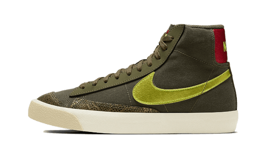 blazer-mid-77-olive-snakeskin-socksforsport