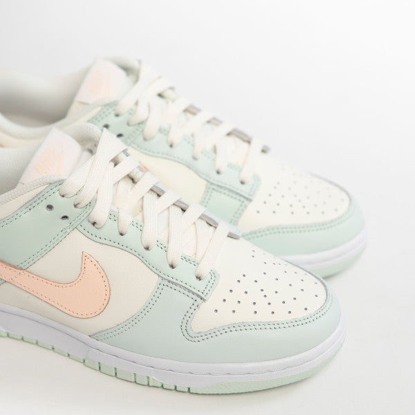 dunk-low-barely-green-socksforsport