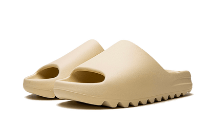 yeezy-slide-bone-restock-pair-socksforsport