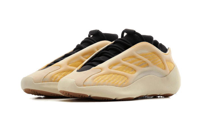 yeezy-700-v3-mono-safflower-socksforsport
