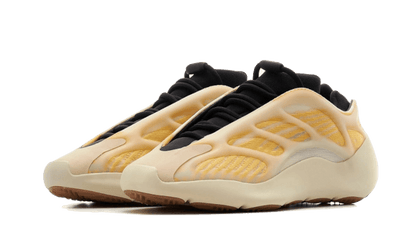 yeezy-700-v3-mono-safflower-socksforsport
