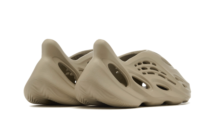 yeezy-foam-rnnr-stone-salt-socksforsport