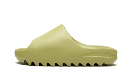 yeezy-slide-resin-first-release-socksforsport