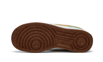air-force-1-low-07-lx-happy-pineapple-green-glow-socksforsport