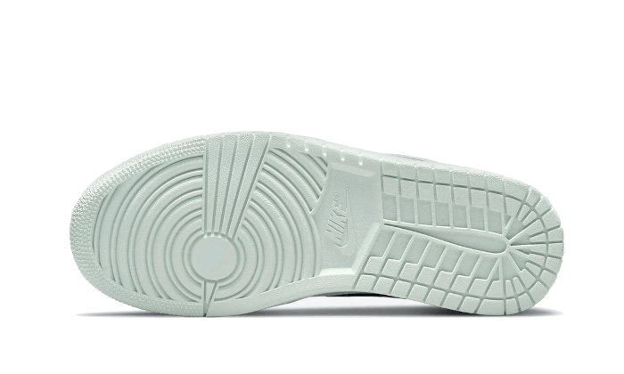 air-jordan-1-low-barely-green-socksforsport