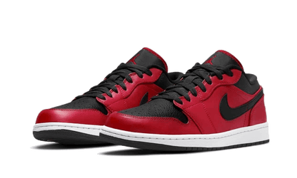 air-jordan-1-low-reverse-bred-pebbled-swoosh-socksforsport