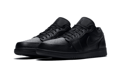 air-jordan-1-low-triple-black-socksforsport