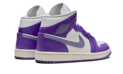 air-jordan-1-mid-action-grape-socksforsport