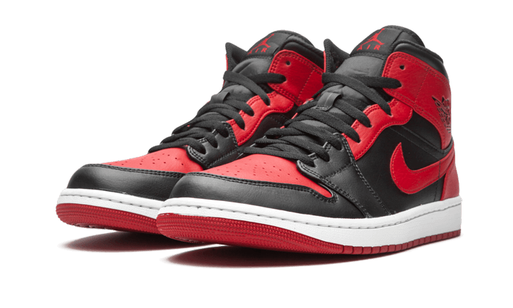 air-jordan-1-mid-banned-2020-socksforsport