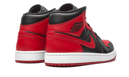 air-jordan-1-mid-banned-2020-socksforsport