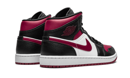 air-jordan-1-mid-bred-toe-socksforsport