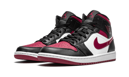 air-jordan-1-mid-bred-toe-socksforsport