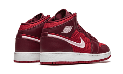 air-jordan-1-mid-se-red-quilt-socksforsport