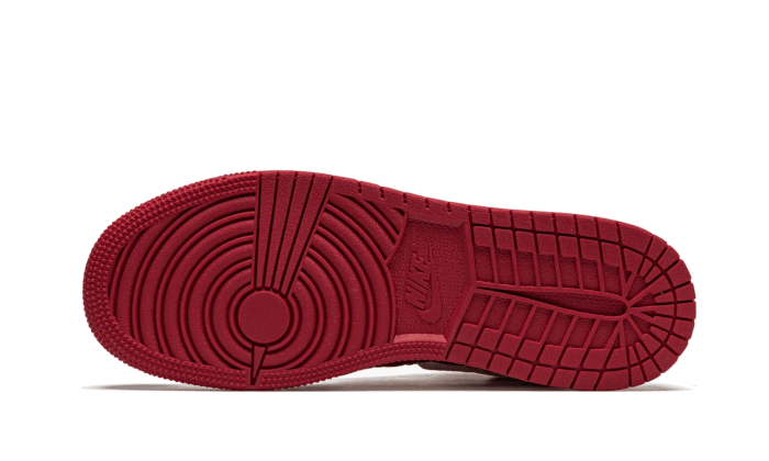 air-jordan-1-mid-se-red-quilt-socksforsport