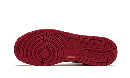 air-jordan-1-mid-se-red-quilt-socksforsport