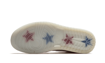 air-jordan-1-retro-high-trophy-room-chicago-friends--family-socksforsport
