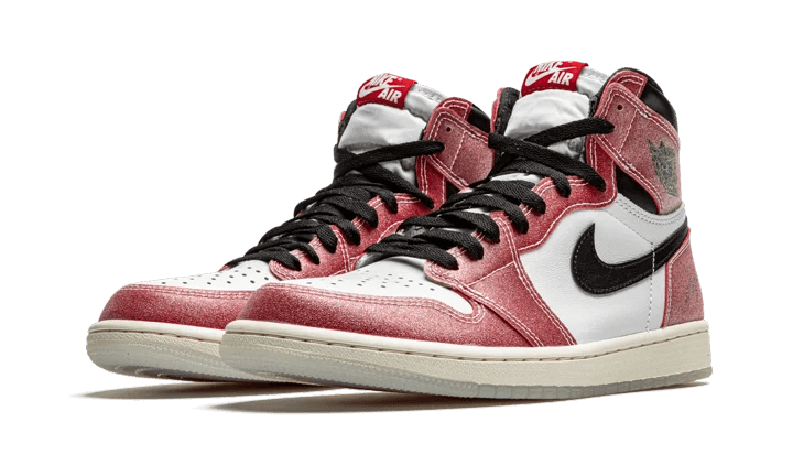 air-jordan-1-retro-high-trophy-room-chicago-friends--family-socksforsport