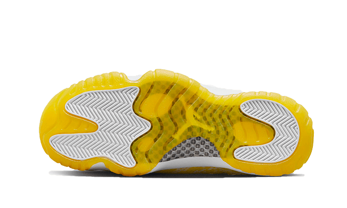 air-jordan-11-retro-low-yellow-snakeskin-socksforsport