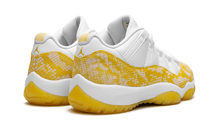 air-jordan-11-retro-low-yellow-snakeskin-socksforsport