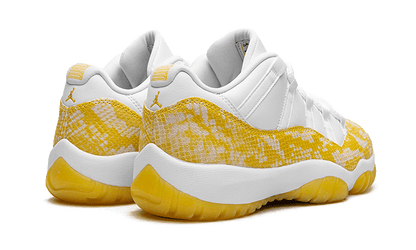 air-jordan-11-retro-low-yellow-snakeskin-socksforsport