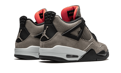 air-jordan-4-taupe-haze-socksforsport