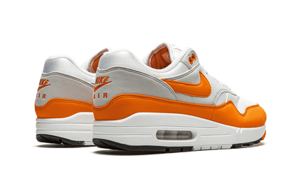 air-max-1-anniversary-orange-2020-socksforsport