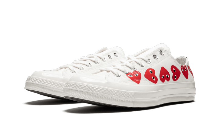 chuck-taylor-all-star-70s-ox-comme-des-garons-play-multi-heart-white-socksforsport