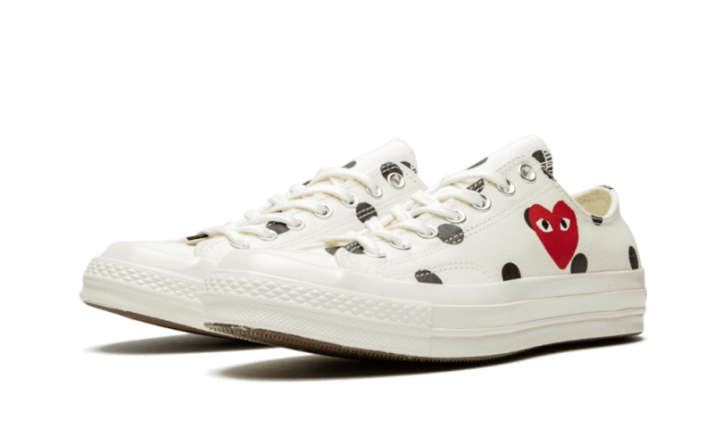 chuck-taylor-all-star-70s-ox-comme-des-garons-play-polka-dot-white-socksforsport
