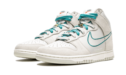 dunk-high-first-use-light-bone-green-noise-socksforsport