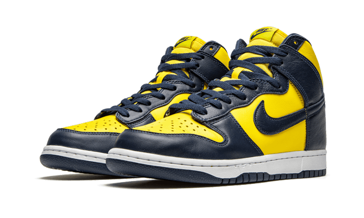 dunk-high-maize--blue-michigan-socksforsport