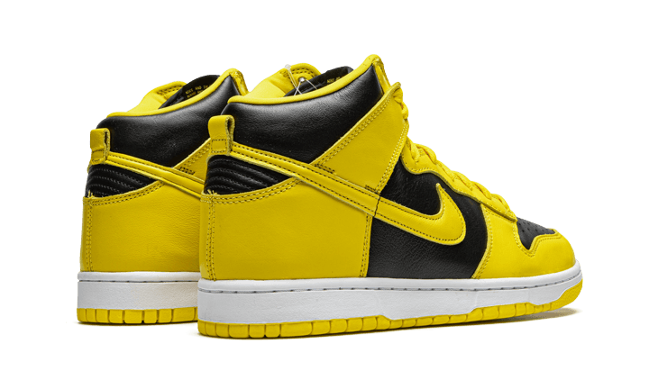 dunk-high-varsity-maize-socksforsport