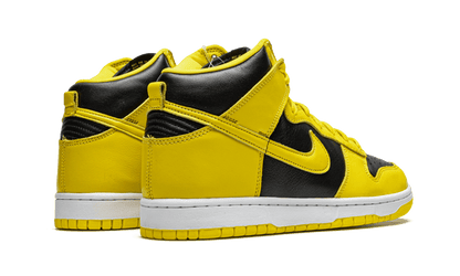 dunk-high-varsity-maize-socksforsport