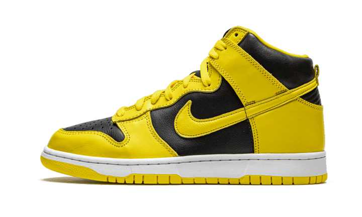 dunk-high-varsity-maize-socksforsport