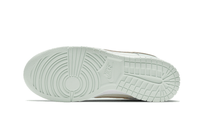 dunk-low-barely-green-socksforsport