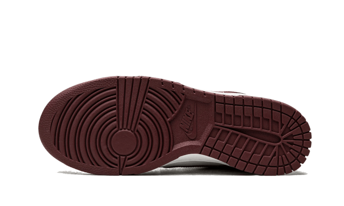dunk-low-bordeaux-socksforsport