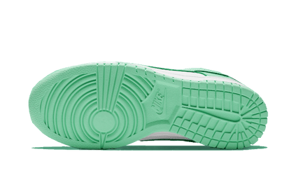 dunk-low-green-glow-socksforsport