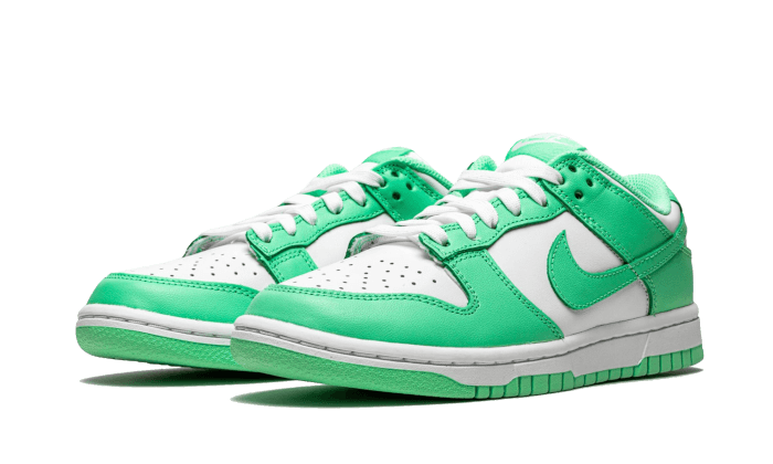 dunk-low-green-glow-socksforsport