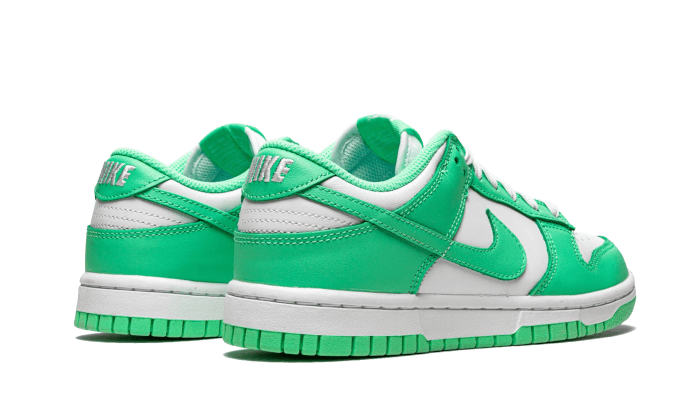 dunk-low-green-glow-socksforsport