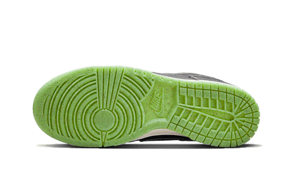dunk-low-swoosh-shadow-iron-grey-socksforsport