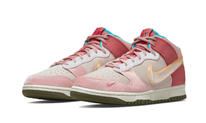 dunk-mid-social-status-free-lunch-strawberry-milk-socksforsport