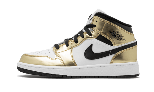 air-jordan-1-mid-white-metallic-gold-socksforsport