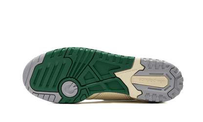 550-aime-leon-dore-masaryk-community-gym-green-socksforsport