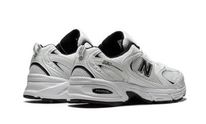 530-white-black-details-socksforsport