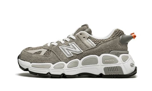 574-salehe-bembury-yurt-grey-socksforsport