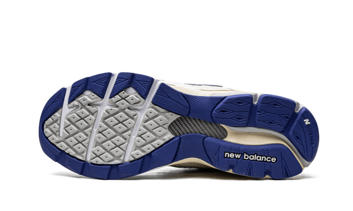 990v3---made-in-usa-cream-blue-socksforsport