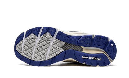 990v3---made-in-usa-cream-blue-socksforsport