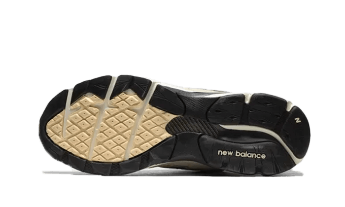 990-v3-made-in-usa-teddy-santis-moonbeam-socksforsport