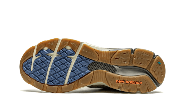 990-v3-bodega-here-to-stay-socksforsport