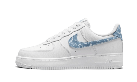 air-force-1-low-07-essential-white-worn-blue-paisley-socksforsport
