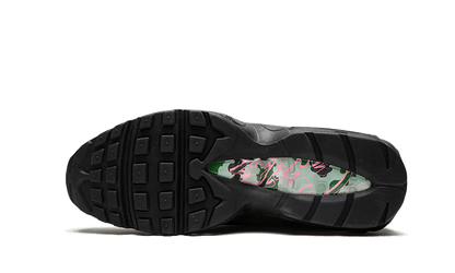 air-max-95-sp-corteiz-pink-beam-socksforsport
